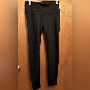 3/$10 🛒Women’s black yoga pants.